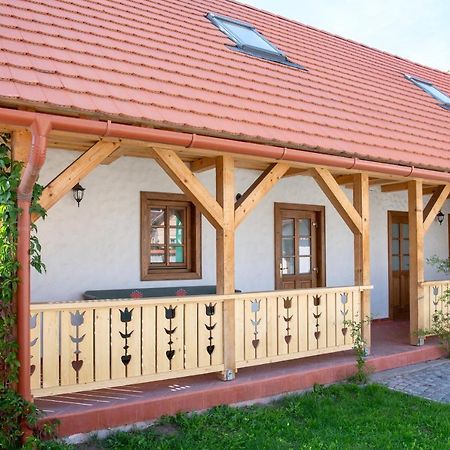 Pepi Vendeghaz - Casa De Oaspeti Pepi Joseni  ภายนอก รูปภาพ