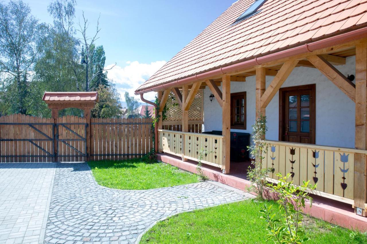 Pepi Vendeghaz - Casa De Oaspeti Pepi Joseni  ภายนอก รูปภาพ